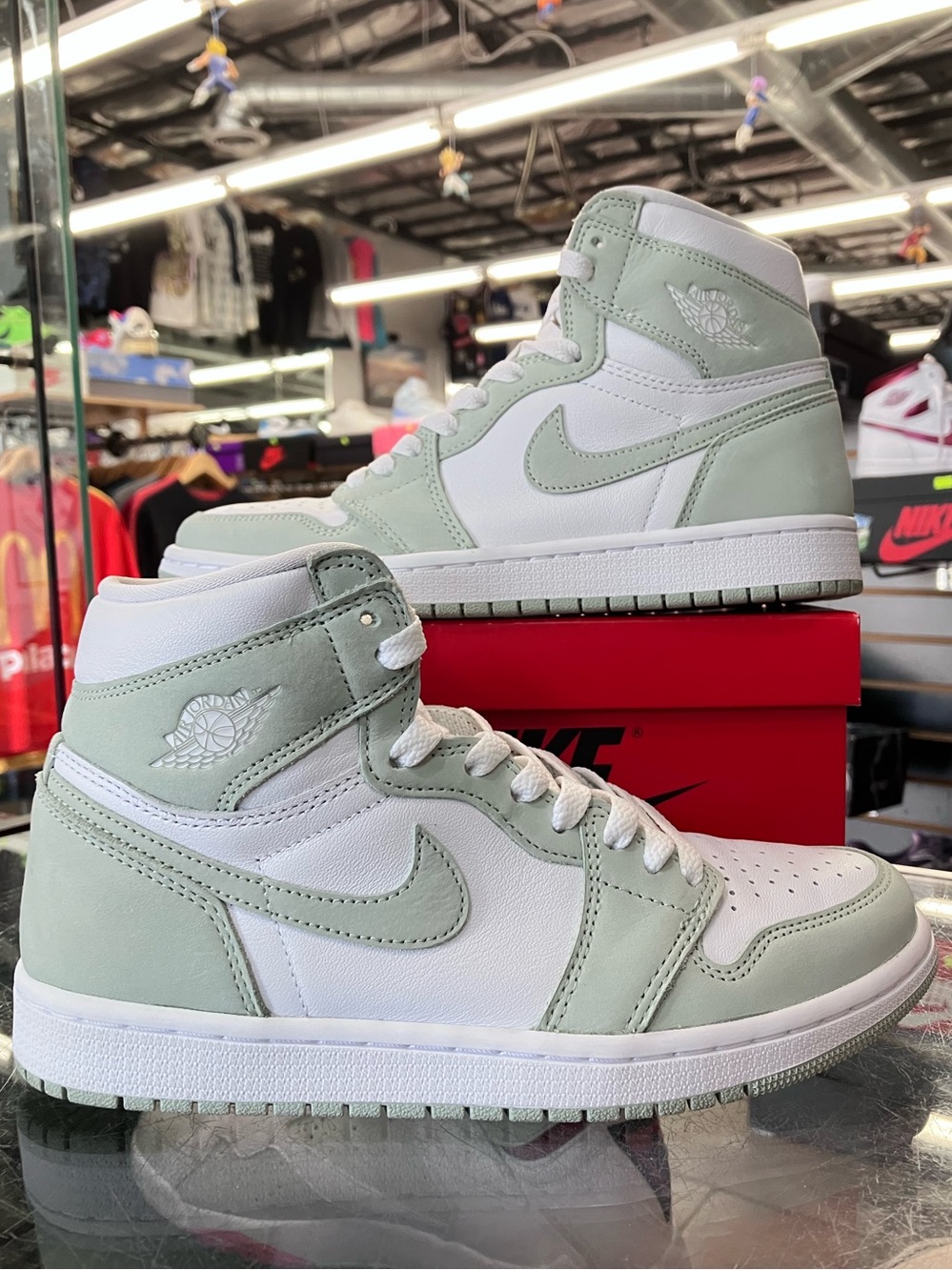 Women’s Air Jordan 1 Retro High Seafoam Size 7.5